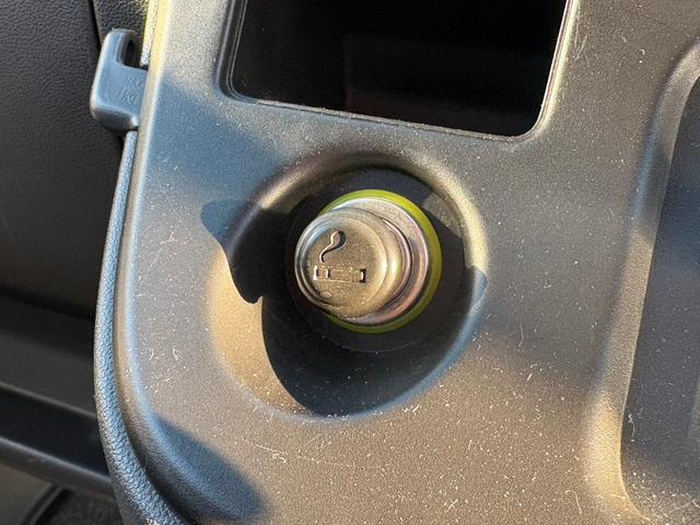 ハイゼットカーゴ クルーズ　１オーナー★禁煙車★キーレス★ＳＤナビ★ＣＤ／ＤＶＤ再生★Ｂｌｕｅｔｏｏｔｈ接続★パワーウィンドウ★エアコン★パワステ★リア２分割シート★電動格納ミラー★（21枚目）