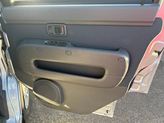 ハイゼットカーゴ クルーズ　１オーナー★禁煙車★キーレス★ＳＤナビ★ＣＤ／ＤＶＤ再生★Ｂｌｕｅｔｏｏｔｈ接続★パワーウィンドウ★エアコン★パワステ★リア２分割シート★電動格納ミラー★（24枚目）