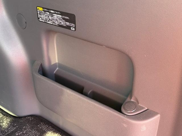 ハイゼットカーゴ クルーズ　１オーナー★禁煙車★キーレス★ＳＤナビ★ＣＤ／ＤＶＤ再生★Ｂｌｕｅｔｏｏｔｈ接続★パワーウィンドウ★エアコン★パワステ★リア２分割シート★電動格納ミラー★（35枚目）