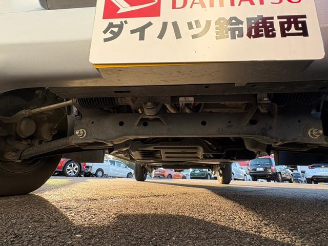 ハイゼットカーゴ クルーズ　１オーナー★禁煙車★キーレス★ＳＤナビ★ＣＤ／ＤＶＤ再生★Ｂｌｕｅｔｏｏｔｈ接続★パワーウィンドウ★エアコン★パワステ★リア２分割シート★電動格納ミラー★（44枚目）