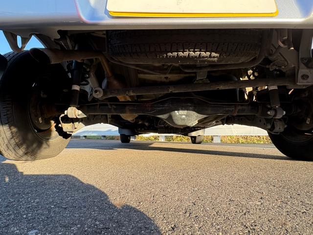 ハイゼットカーゴ クルーズ　１オーナー★禁煙車★キーレス★ＳＤナビ★ＣＤ／ＤＶＤ再生★Ｂｌｕｅｔｏｏｔｈ接続★パワーウィンドウ★エアコン★パワステ★リア２分割シート★電動格納ミラー★（45枚目）