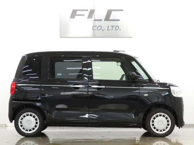 丸みを帯びたボディラインとシンプルなフォルムが親しみやすく、街中でも映えるデザインです。