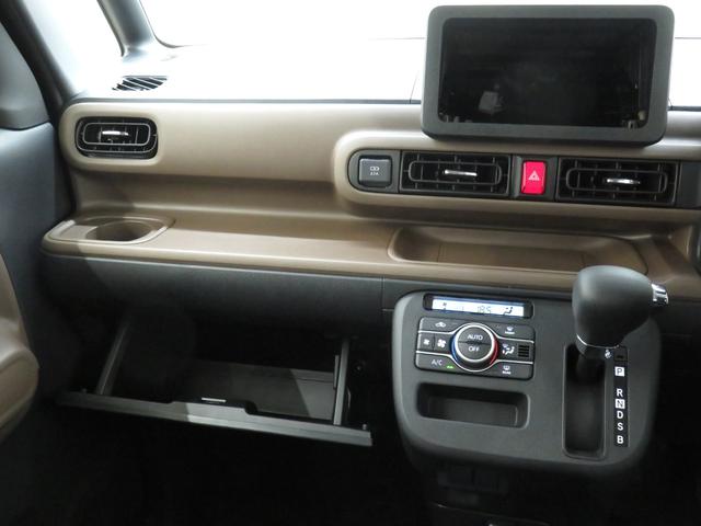 豊富な収納スペースを備えていますのでとても便利ですよ。