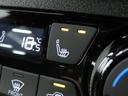 運転席・助手席にはシートヒーター機能が内蔵されています。暖房が効いてくる前に暖かくなる嬉しい装備です。