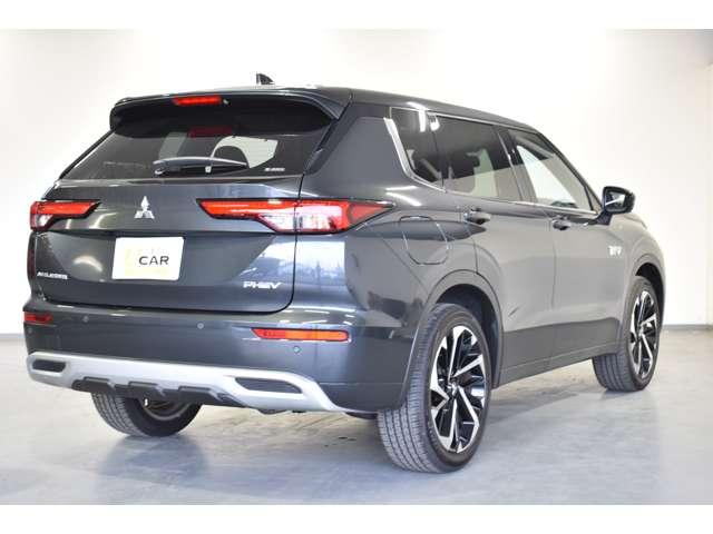 アウトランダーPHEV P スマホナビ TV 電動サンルーフ AC100V電源 E-アシスト シートヒータ バックモニター パワーリアゲート オートエアコン PWシート 寒冷地仕様 パーキングセンサー LEDヘッドランプ アルミ(2枚目)