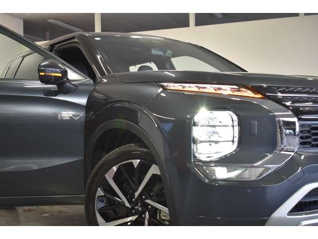 アウトランダーPHEV P スマホナビ TV 電動サンルーフ AC100V電源 E-アシスト シートヒータ バックモニター パワーリアゲート オートエアコン PWシート 寒冷地仕様 パーキングセンサー LEDヘッドランプ アルミ(17枚目)