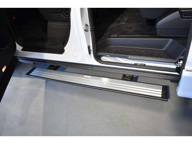 デリカD:5 G パワーパッケージ 弊社社有車 Mナビ TV Bカメラ 左右パワスラ パワートランク エコモード パワーシート ヒーター クルコン オートエアコン 4WD 3列シート キーレスエントリー ナビTV インテリキ ターボ(12枚目)