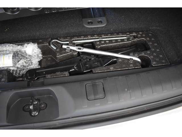 デリカD:5 G パワーパッケージ 弊社社有車 Mナビ TV Bカメラ 左右パワスラ パワートランク エコモード パワーシート ヒーター クルコン オートエアコン 4WD 3列シート キーレスエントリー ナビTV インテリキ ターボ(15枚目)