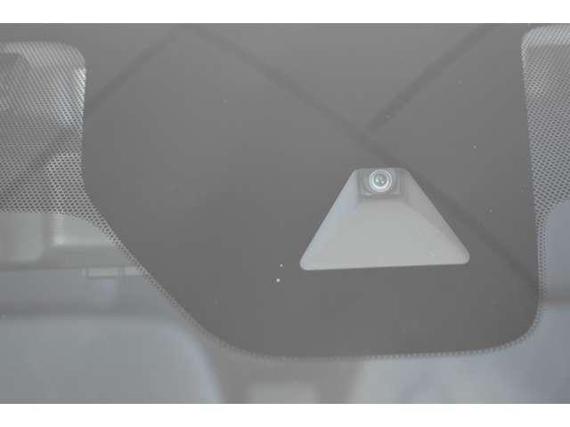 eKクロス T プレミアム Mナビ TV デジタルミラー マイパイロット 衝突被害軽減システム スマートキー アイドリングストップ機能 アラウンドモニター LEDヘッドランプ オートエアコン バックカメラ ターボ メモリーナビ(5枚目)