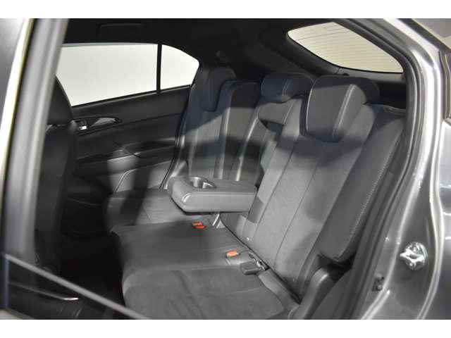 エクリプスクロスPHEV P スマホ連携ナビTV 全方位カメラ AC100V電源 360度カメラ 地デジ ABS LEDランプ クルコン バックカメラ ソナー 寒冷地仕様車 ETC 4WD ナビTV 盗難防止 フルオートエアコン(14枚目)