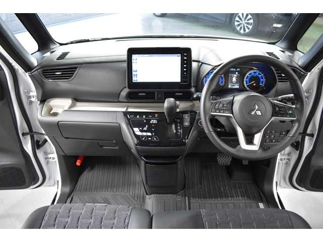 デリカミニ Ｔ　プレミアム　弊社社有車　Ｍナビ　ＴＶ　マイパイロット　衝突軽減装置　ターボエンジン　ナビＴＶ　寒冷地　パワステ　フルタイム４ＷＤ　エアバッグ　ＬＥＤヘッド　ＥＳＣ　サイドカメラ　クルコン　インテリキー　キーフリー（3枚目）