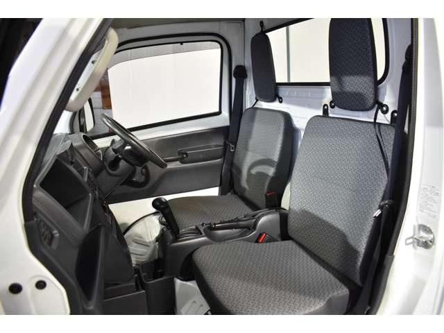 キャリイトラック ＫＣエアコン・パワステ　ＡＣ　運転席エアバック　パワステ（4枚目）