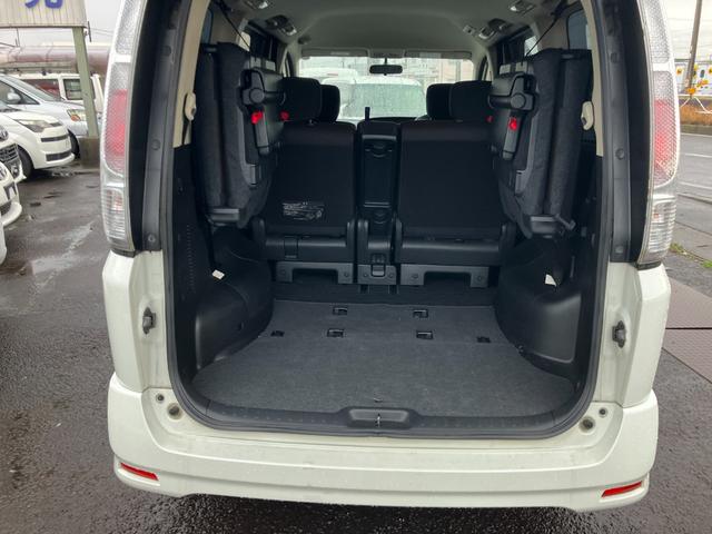 セレナ ハイウェイスター　Ｖエアロセレクション　純正ナビ　フルセグＴＶ　両側パワースライドドア　バックカメラ　インテリジェントキー　　８人乗り　３列シート（18枚目）