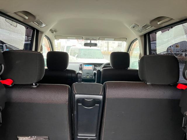 セレナ ハイウェイスター　Ｖエアロセレクション　純正ナビ　フルセグＴＶ　両側パワースライドドア　バックカメラ　インテリジェントキー　　８人乗り　３列シート（22枚目）