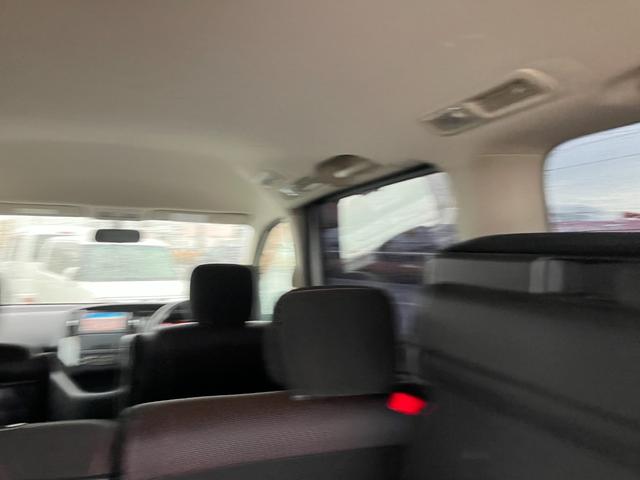 セレナ ハイウェイスター　Ｖエアロセレクション　純正ナビ　フルセグＴＶ　両側パワースライドドア　バックカメラ　インテリジェントキー　　８人乗り　３列シート（24枚目）