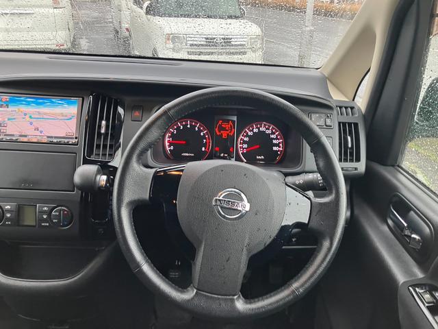 セレナ ハイウェイスター　Ｖエアロセレクション　純正ナビ　フルセグＴＶ　両側パワースライドドア　バックカメラ　インテリジェントキー　　８人乗り　３列シート（30枚目）