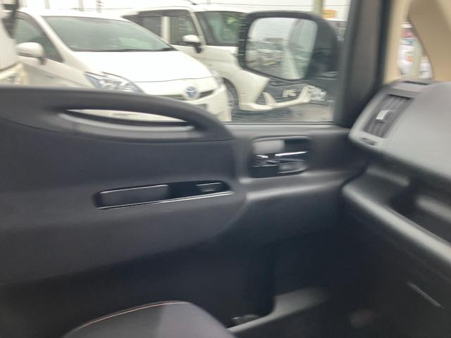 セレナ ハイウェイスター　Ｖエアロセレクション　純正ナビ　フルセグＴＶ　両側パワースライドドア　バックカメラ　インテリジェントキー　　８人乗り　３列シート（44枚目）