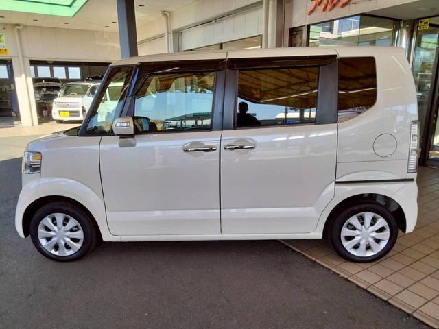 N-BOX G・ターボLパッケージ 純正ナビ Bカメラ Bluetooth フルセグTV 片側電動 シートバックテーブル ターボ タイミングチェーン フルフラット クルコン 革巻きステアリング ステリモ ロールサンシェード スマートキー(6枚目)