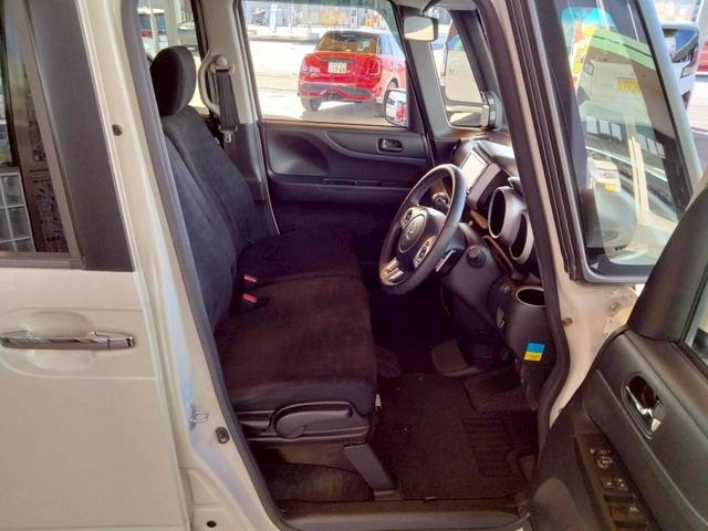 N-BOX G・ターボLパッケージ 純正ナビ Bカメラ Bluetooth フルセグTV 片側電動 シートバックテーブル ターボ タイミングチェーン フルフラット クルコン 革巻きステアリング ステリモ ロールサンシェード スマートキー(11枚目)