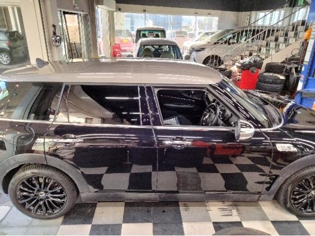 ＭＩＮＩ クーパーＳ　クラブマン　純正ナビ　Ｂｌｕｅｔｏｏｔｈ　ＵＳＢ　リアビューカメラ　コンフォートアクセス　インテリジェントＳ　社外ＣＤプレーヤー　ＬＥＤヘッドライト　アクティブクルコン　ペッパーＰＫＧ　ターボ　社外ＴＶチューナー（6枚目）