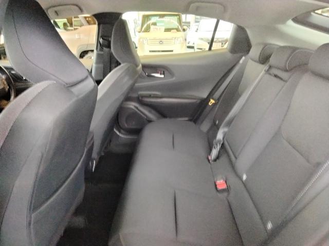 プリウス Ｇ　純正ＤＡ　コネクデットナビ　ＴＳＳ　ＢＳＭ　安心降車アシスト　ＲＣＴＡ　Ｂｌｕｅｔｏｏｔｈ　ＴＶ　アダプティブクルーズコントロール　ＰＫＳＢ　Ｂカメラ　純正１９インチＡＷ　ＬＥＤ　ＥＴＣ　衝突軽減（20枚目）