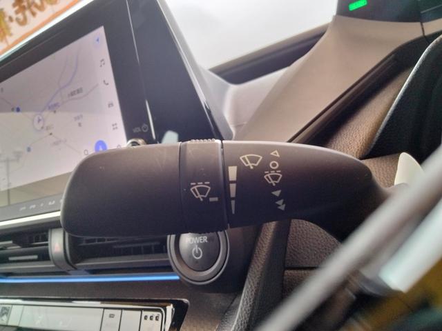 プリウス Ｇ　純正ＤＡ　コネクデットナビ　ＴＳＳ　ＢＳＭ　安心降車アシスト　ＲＣＴＡ　Ｂｌｕｅｔｏｏｔｈ　ＴＶ　アダプティブクルーズコントロール　ＰＫＳＢ　Ｂカメラ　純正１９インチＡＷ　ＬＥＤ　ＥＴＣ　衝突軽減（29枚目）