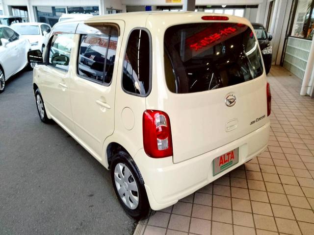 ミラココア ココアＸ　キーフリー　オートエアコン　純正デッキ　ベンチシート　タイミングチェーン　ヘッドライトレベライザー　ドアバイザー　パワステ　電動格納ミラー　アームレスト　Ｗエアバッグ　パワーウィンドウ　フロアマット（8枚目）