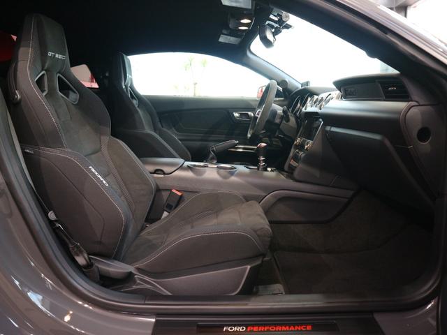 マスタング シェルビーGT350 フルオリジナル国内1オーナー(BCD輸入車輛) レーシングストライプ 純正RECARO マグネライドダンピングシステム ブレンボ製ブレーキ パフォーマンスエギゾースト タワーバー アップルカープレイ(25枚目)