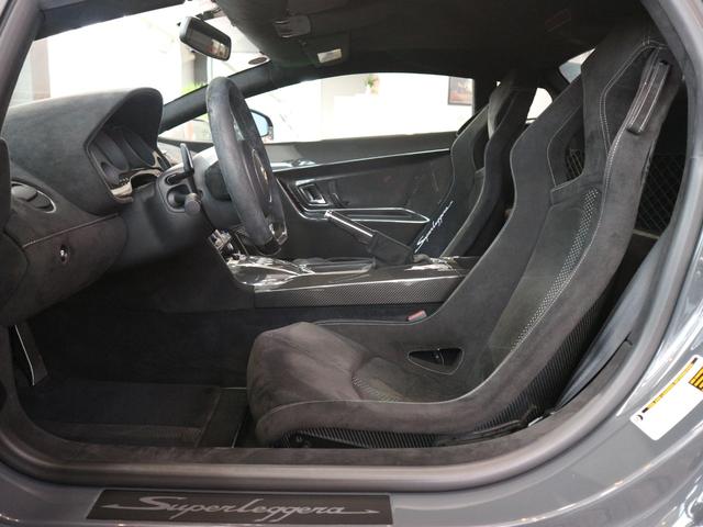 ガヤルド LP570-4スーパーレジェーラ eギア 4WD 1オーナー車 正規ディーラー車 後期モデル OPカラー 第三者機関AIS(5/A/A) D整備記録簿・保証書・ブック類・スペアキー フルオリジナル車輛 (GRIGIO TELESTO)(17枚目)