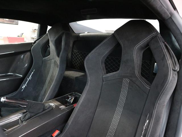 ガヤルド LP570-4スーパーレジェーラ eギア 4WD 1オーナー車 正規ディーラー車 後期モデル OPカラー 第三者機関AIS(5/A/A) D整備記録簿・保証書・ブック類・スペアキー フルオリジナル車輛 (GRIGIO TELESTO)(18枚目)