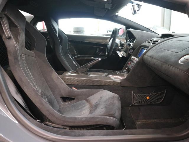 ガヤルド LP570-4スーパーレジェーラ eギア 4WD 1オーナー車 正規ディーラー車 後期モデル OPカラー 第三者機関AIS(5/A/A) D整備記録簿・保証書・ブック類・スペアキー フルオリジナル車輛 (GRIGIO TELESTO)(26枚目)