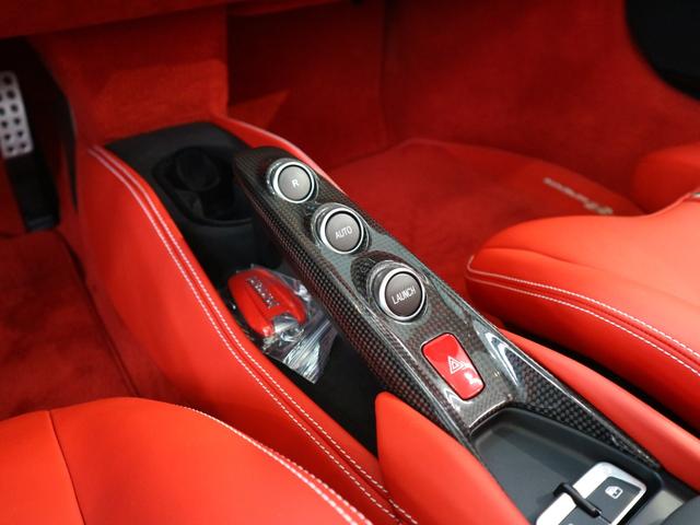 F8スパイダー F1 DCT レーシングシート(トリコロールstripe) ワンオーナー車/フルディーラー整備記録簿/OP1000オーバー/フルボディステルスPPF施工/内外装EGカーボン/LEDハンドル/ダイヤモンドカット鍛造20AW(チタンボルト)/Fリフター(28枚目)