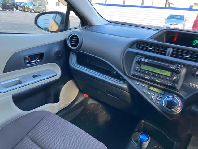 アクア G ETC アルミホイール オートライト スマートキー 電動格納ミラー シートヒーター CVT 衝突安全ボディ ABS ESC CD ミュージックプレイヤー接続可 エアコン パワーステアリング(44枚目)