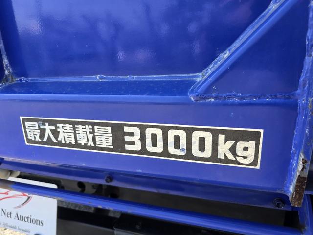 キャンター 　カスタム　３ｔ　パワーゲート　ディーゼルターボ　５ＭＴ　クラッチペダル　キーレス　最大積載量３０００ＫＧ　パワーゲート８００ＫＧ　メッキパーツ　エアコン　電動格納ミラー（13枚目）