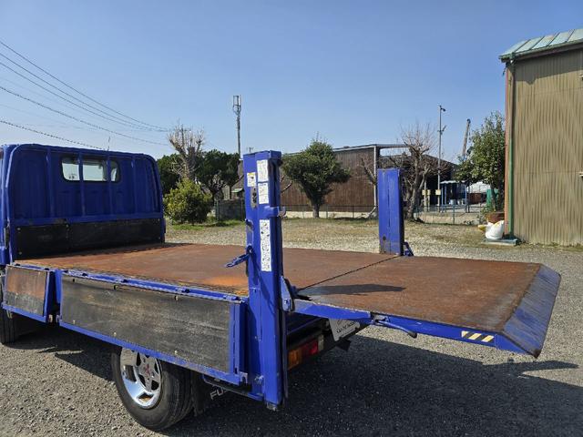 キャンター 　カスタム　３ｔ　パワーゲート　ディーゼルターボ　５ＭＴ　クラッチペダル　キーレス　最大積載量３０００ＫＧ　パワーゲート８００ＫＧ　メッキパーツ　エアコン　電動格納ミラー（31枚目）