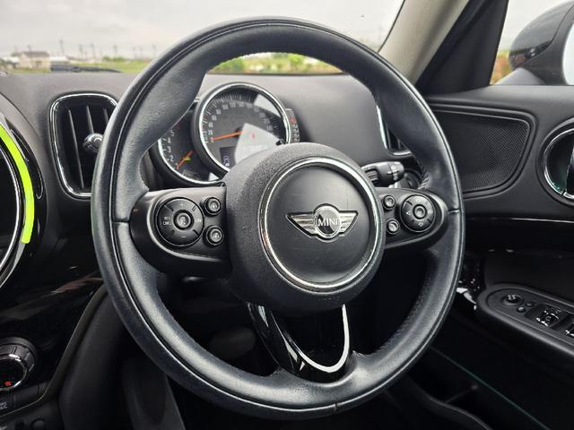 ＭＩＮＩ クーパーＤ　クロスオーバー　ディーゼルターボ　レーダークルーズコントロール　インテリジェントセーフティ　純正ナビ　アンビエントライト　ＢＬＵＥＴＯＯＴＨオーディオ　ＭＩＮＩ純正ドライブレコーダー　パワートランク　保証書　ＥＴＣ（22枚目）