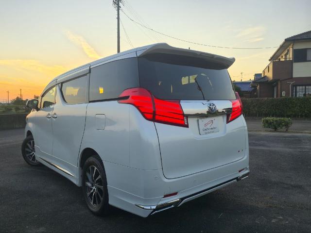 アルファードハイブリッド Ｇ　フルモデリスタエアロ　レーダークルーズコントロール　プリクラッシュセーフティ　ＡＬＰＩＮＥフリップダウンモニター　両側パワースライドドア　前後シーケンシャルウィンカー　パワートランク　フルセグテレビ（8枚目）