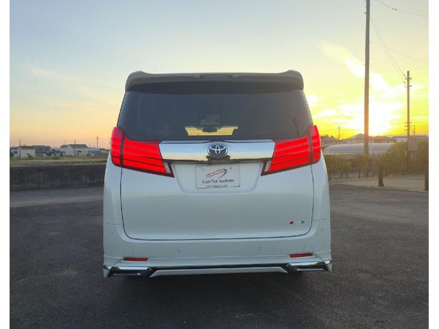 アルファードハイブリッド Ｇ　フルモデリスタエアロ　レーダークルーズコントロール　プリクラッシュセーフティ　ＡＬＰＩＮＥフリップダウンモニター　両側パワースライドドア　前後シーケンシャルウィンカー　パワートランク　フルセグテレビ（9枚目）