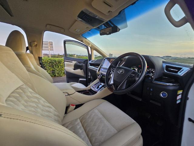 アルファードハイブリッド Ｇ　フルモデリスタエアロ　レーダークルーズコントロール　プリクラッシュセーフティ　ＡＬＰＩＮＥフリップダウンモニター　両側パワースライドドア　前後シーケンシャルウィンカー　パワートランク　フルセグテレビ（20枚目）