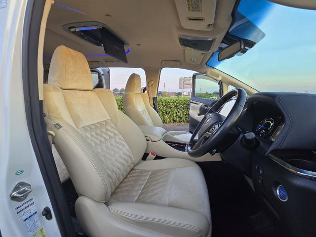 アルファードハイブリッド Ｇ　フルモデリスタエアロ　レーダークルーズコントロール　プリクラッシュセーフティ　ＡＬＰＩＮＥフリップダウンモニター　両側パワースライドドア　前後シーケンシャルウィンカー　パワートランク　フルセグテレビ（21枚目）