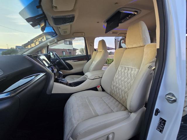 アルファードハイブリッド Ｇ　フルモデリスタエアロ　レーダークルーズコントロール　プリクラッシュセーフティ　ＡＬＰＩＮＥフリップダウンモニター　両側パワースライドドア　前後シーケンシャルウィンカー　パワートランク　フルセグテレビ（30枚目）