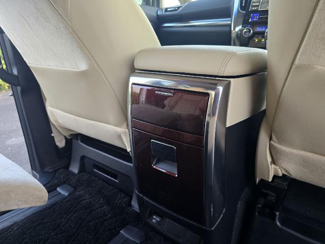 アルファードハイブリッド Ｇ　フルモデリスタエアロ　レーダークルーズコントロール　プリクラッシュセーフティ　ＡＬＰＩＮＥフリップダウンモニター　両側パワースライドドア　前後シーケンシャルウィンカー　パワートランク　フルセグテレビ（41枚目）