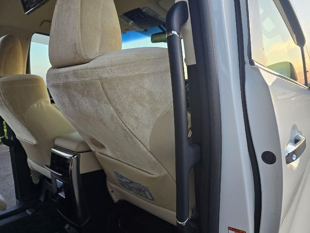 アルファードハイブリッド Ｇ　フルモデリスタエアロ　レーダークルーズコントロール　プリクラッシュセーフティ　ＡＬＰＩＮＥフリップダウンモニター　両側パワースライドドア　前後シーケンシャルウィンカー　パワートランク　フルセグテレビ（45枚目）