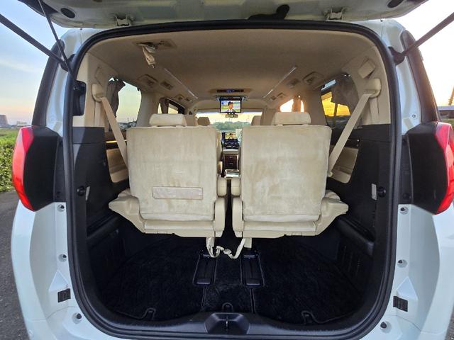 アルファードハイブリッド Ｇ　フルモデリスタエアロ　レーダークルーズコントロール　プリクラッシュセーフティ　ＡＬＰＩＮＥフリップダウンモニター　両側パワースライドドア　前後シーケンシャルウィンカー　パワートランク　フルセグテレビ（55枚目）