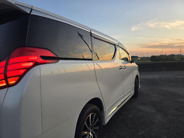 アルファードハイブリッド Ｇ　フルモデリスタエアロ　レーダークルーズコントロール　プリクラッシュセーフティ　ＡＬＰＩＮＥフリップダウンモニター　両側パワースライドドア　前後シーケンシャルウィンカー　パワートランク　フルセグテレビ（72枚目）