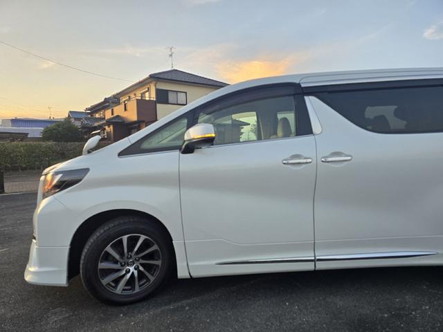 アルファードハイブリッド Ｇ　フルモデリスタエアロ　レーダークルーズコントロール　プリクラッシュセーフティ　ＡＬＰＩＮＥフリップダウンモニター　両側パワースライドドア　前後シーケンシャルウィンカー　パワートランク　フルセグテレビ（74枚目）