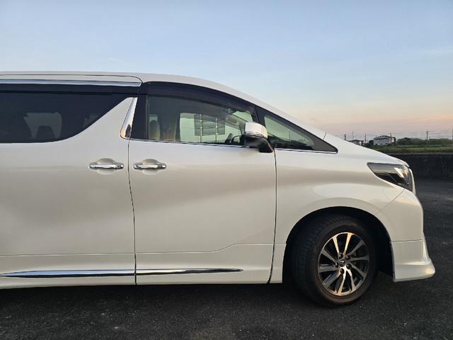 アルファードハイブリッド Ｇ　フルモデリスタエアロ　レーダークルーズコントロール　プリクラッシュセーフティ　ＡＬＰＩＮＥフリップダウンモニター　両側パワースライドドア　前後シーケンシャルウィンカー　パワートランク　フルセグテレビ（76枚目）