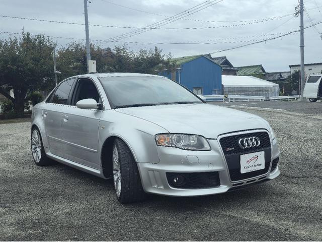 ＲＳ４ 　左ハンドル　６速マニュアル　サンルーフ　カーボンインテリア　スーパースプリントマフラー　記録簿　スペアキー　ナビ　バックカメラ　プッシュスタート　レザースポーツシート（6枚目）