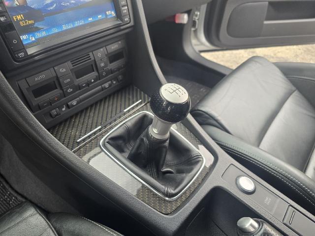 ＲＳ４ 　左ハンドル　６速マニュアル　サンルーフ　カーボンインテリア　スーパースプリントマフラー　記録簿　スペアキー　ナビ　バックカメラ　プッシュスタート　レザースポーツシート（17枚目）