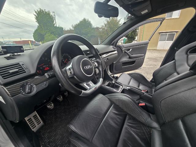 ＲＳ４ 　左ハンドル　６速マニュアル　サンルーフ　カーボンインテリア　スーパースプリントマフラー　記録簿　スペアキー　ナビ　バックカメラ　プッシュスタート　レザースポーツシート（18枚目）